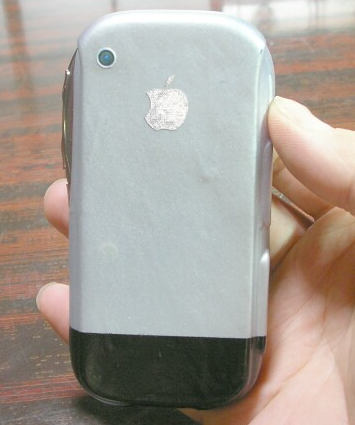 Illustration for article titled The Saddest iPhone We've Ever Seen